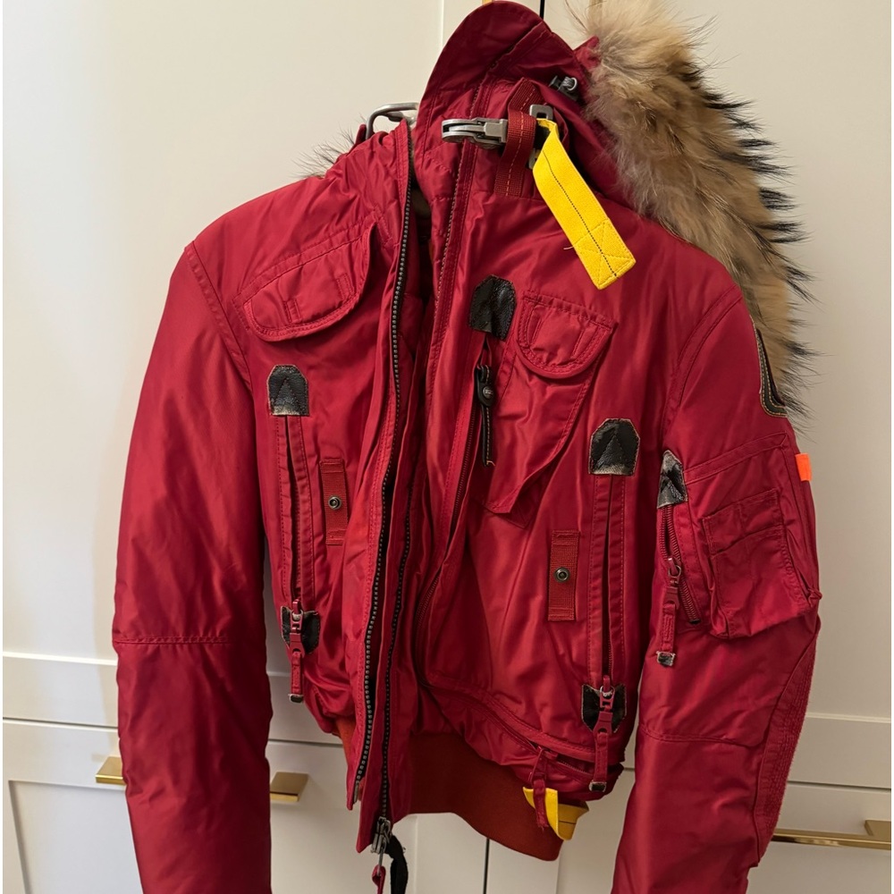 Parajumper jacket with real fur.